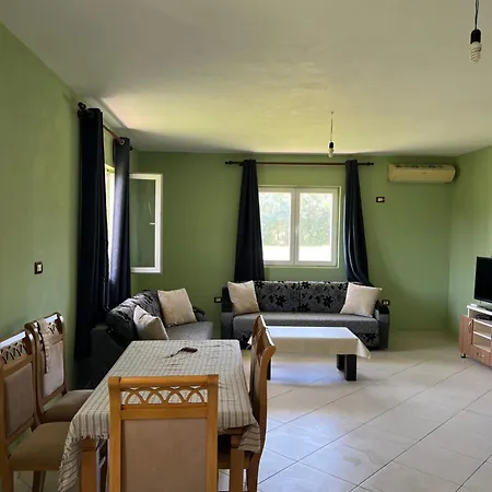 Homestay The White *