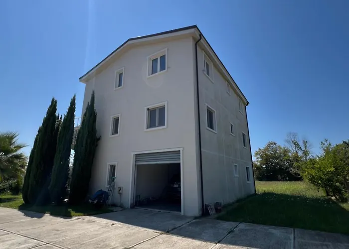 The White * Hamallaj