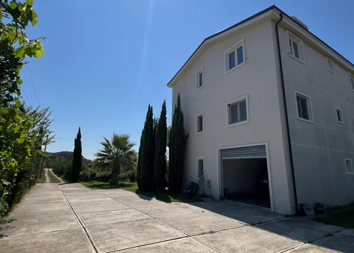 The White Privatunterkunft *